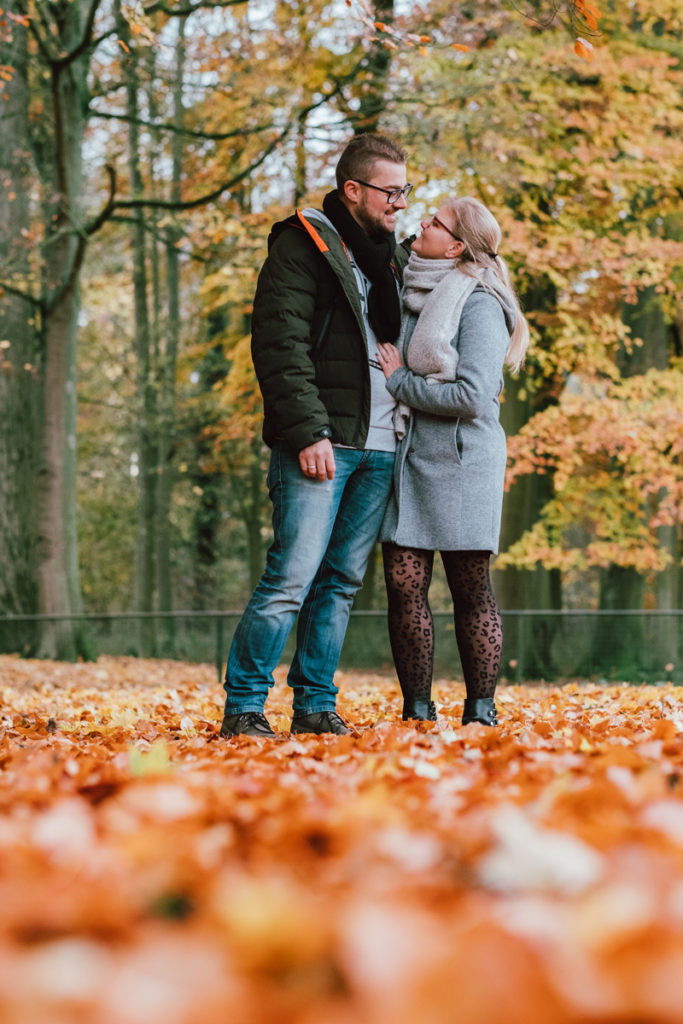 Séance couple aux couleurs de l'automne au château d'Hélécine