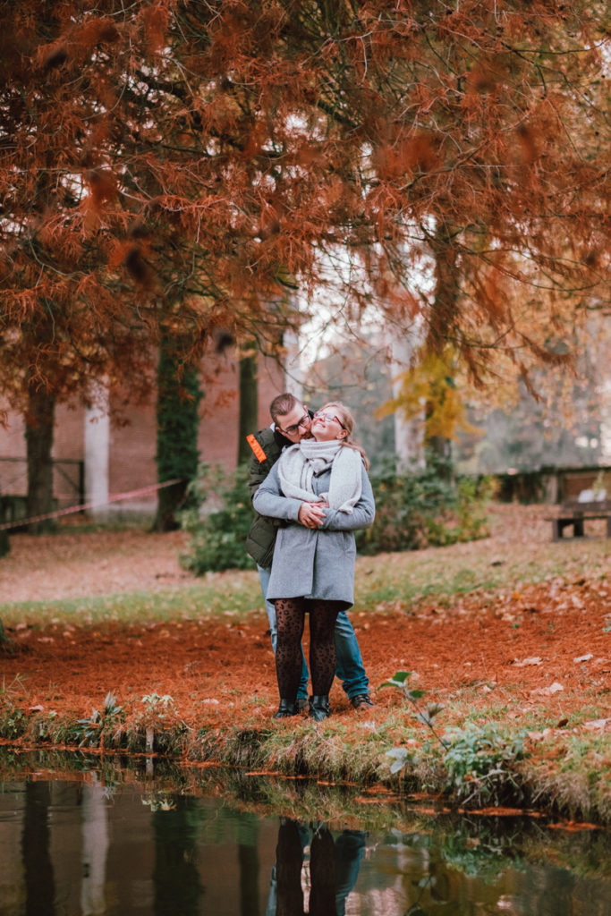 Séance couple aux couleurs de l'automne au château d'Hélécine