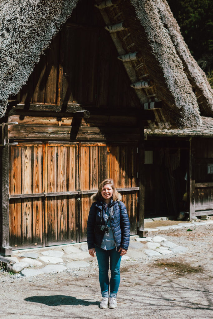 Portrait de femme dans le village de Shirakawa-go