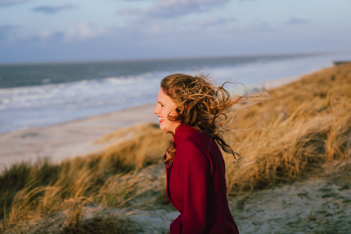 Demande en mariage sur la plage d'Ostende au coucher du soleil