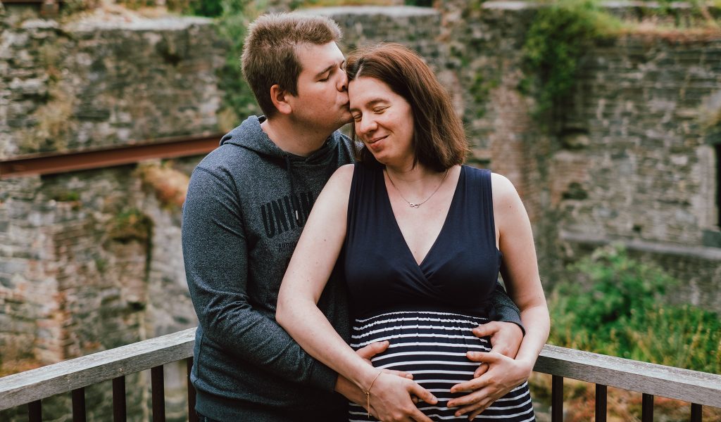 Couple avec femme enceinte à l'Abbaye de Villers-la-Ville